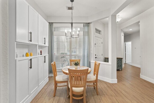 Foto del edificio - 8915 Summer Ash Ln