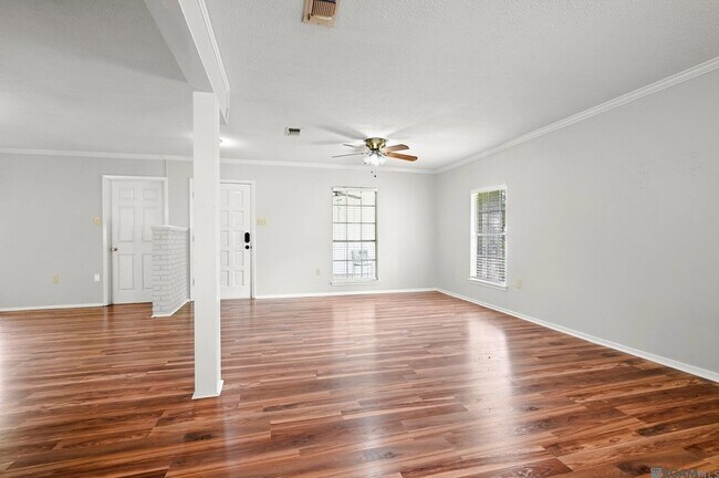 Foto del edificio - 9256 Bermuda Ave