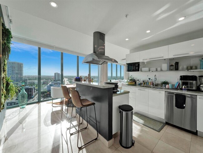 Foto del edificio - 601 NW 36th St