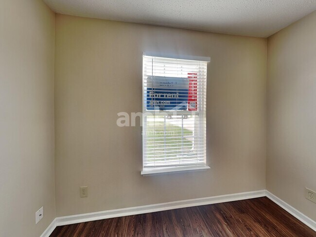 Foto del edificio - 5635 Olive Branch Way