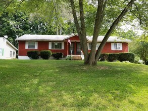 Building Photo - 1443 Mac Dr