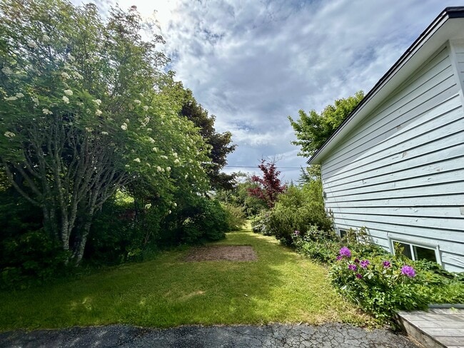 Building Photo - 51 Maunder's Ln