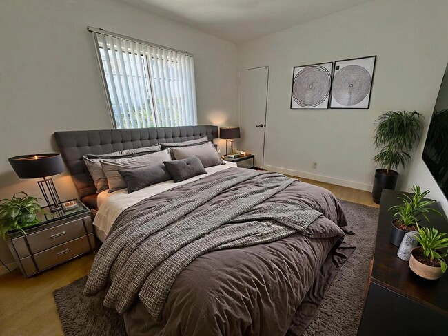 Building Photo - 3630 Westwood Blvd