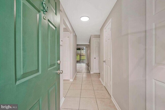 Building Photo - 22 Craftsman Ct