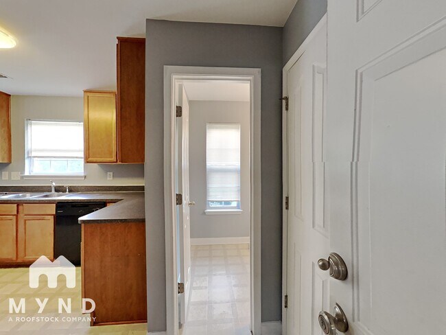 Foto del edificio - 14008 Mallard Lake Rd