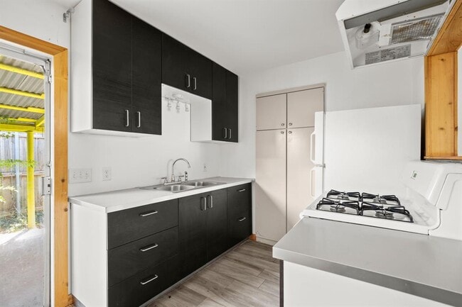 Foto del edificio - 2021 Wheless Ln