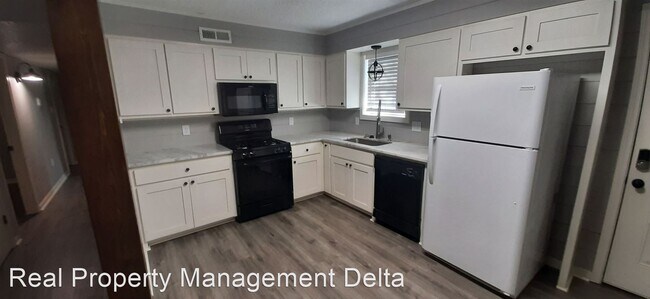 Building Photo - 4 br, 2 bath House - 112 Sawmill Rd.
