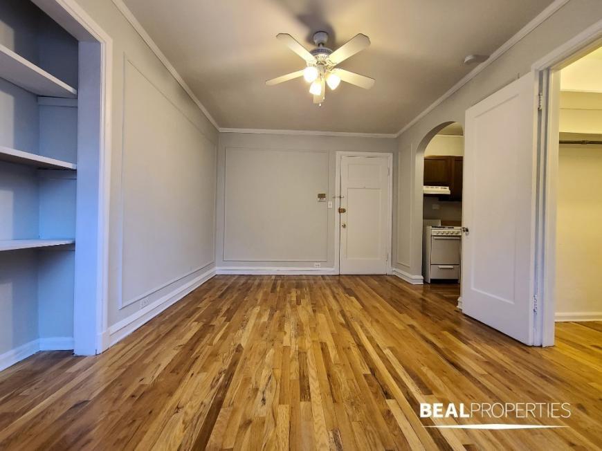 Building Photo - 0 bedroom in CHICAGO IL 60657