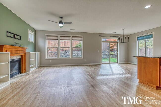 Foto del edificio - Spacious 4  BD Home with Modern Upgrades in Vancouver