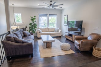 Building Photo - 3826 Sky Haven Dr