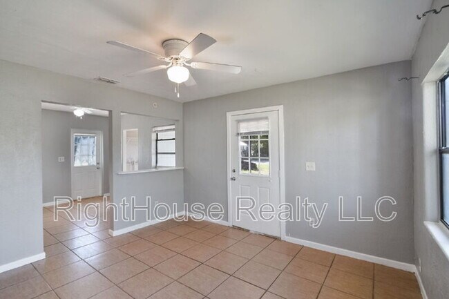 Building Photo - 1220 Morin St
