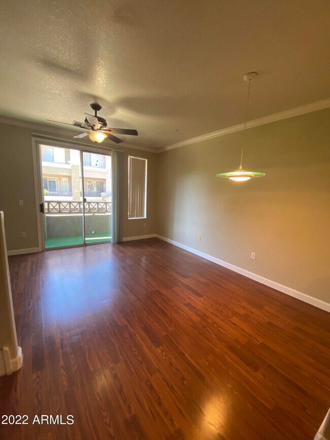 Foto del edificio - 4465 E Paradise Village Pkwy N