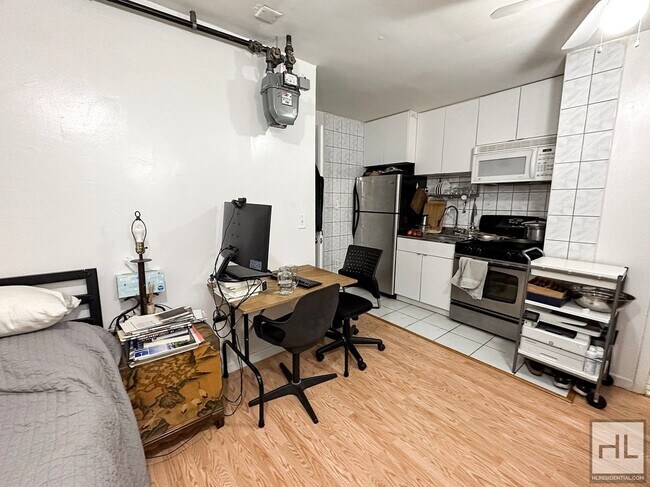 Building Photo - MOTT STREET