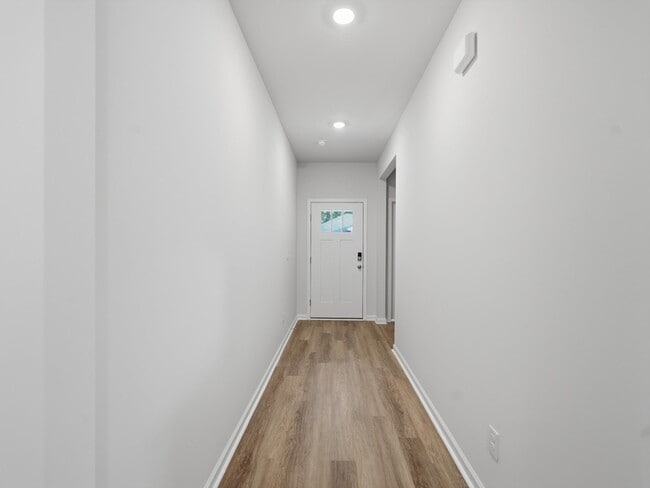 Foto del edificio - 6141 Feather Wy SE