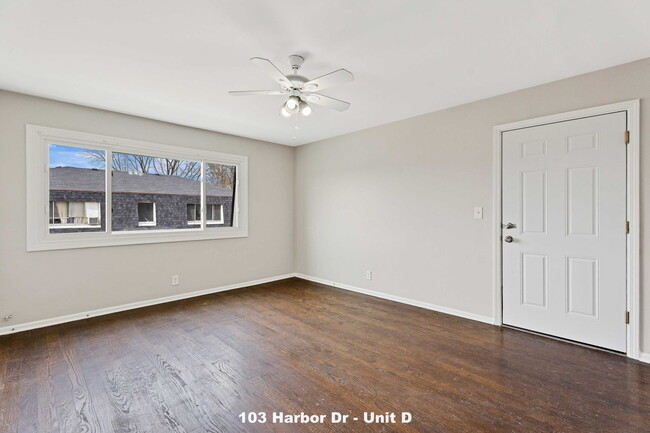 Foto del edificio - 103 Harbor Dr
