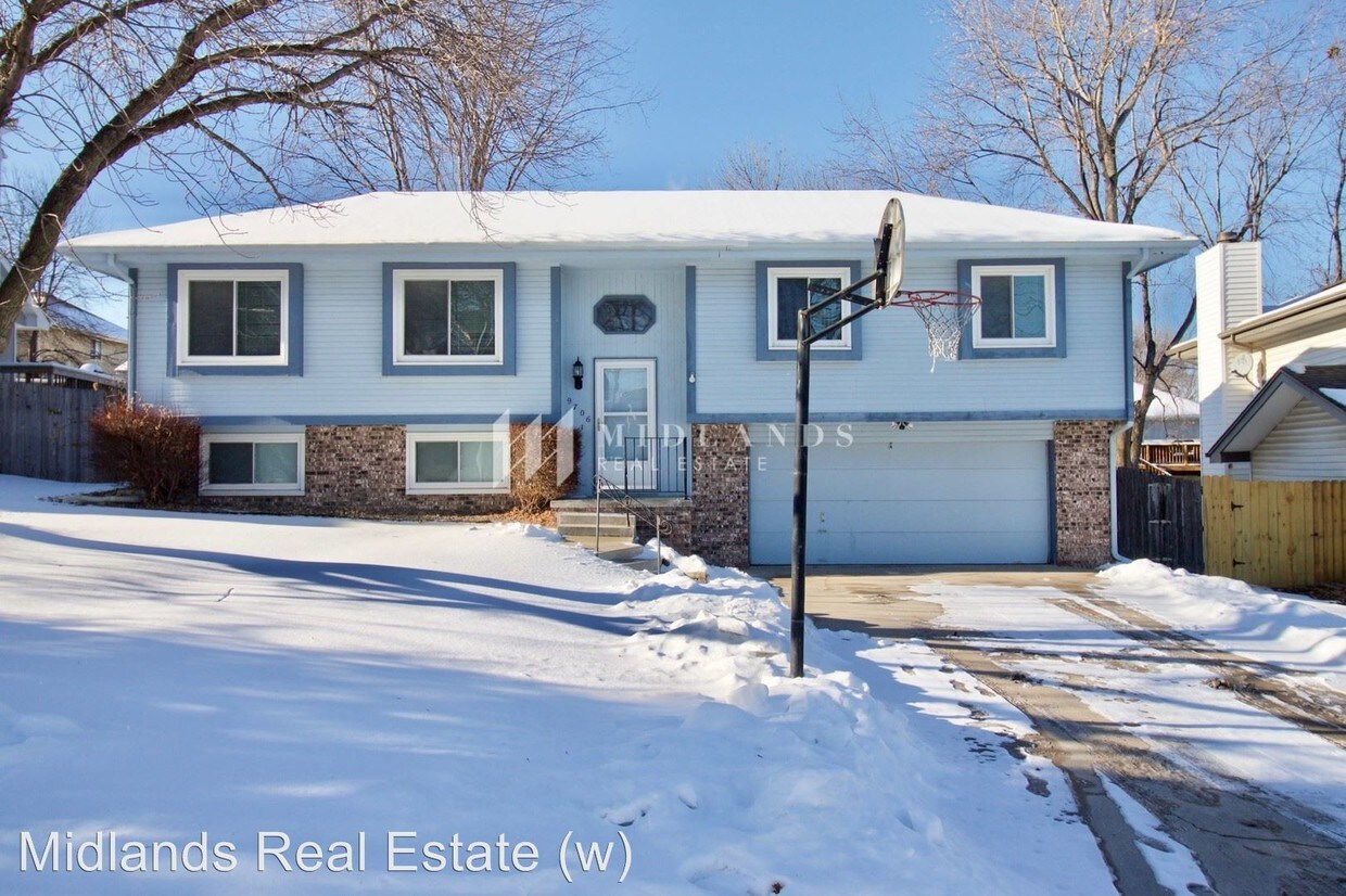 Foto principal - 5 br, 2 bath House - 9706 S 21st Ave