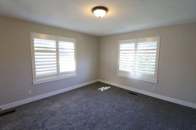 Foto del edificio - 1/2 off 1st months rent! Close to Utah State University Equestrian Park!