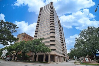 Building Photo - 5000 Montrose Blvd