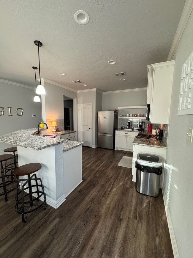 Foto del edificio - 6991 Halter Loop