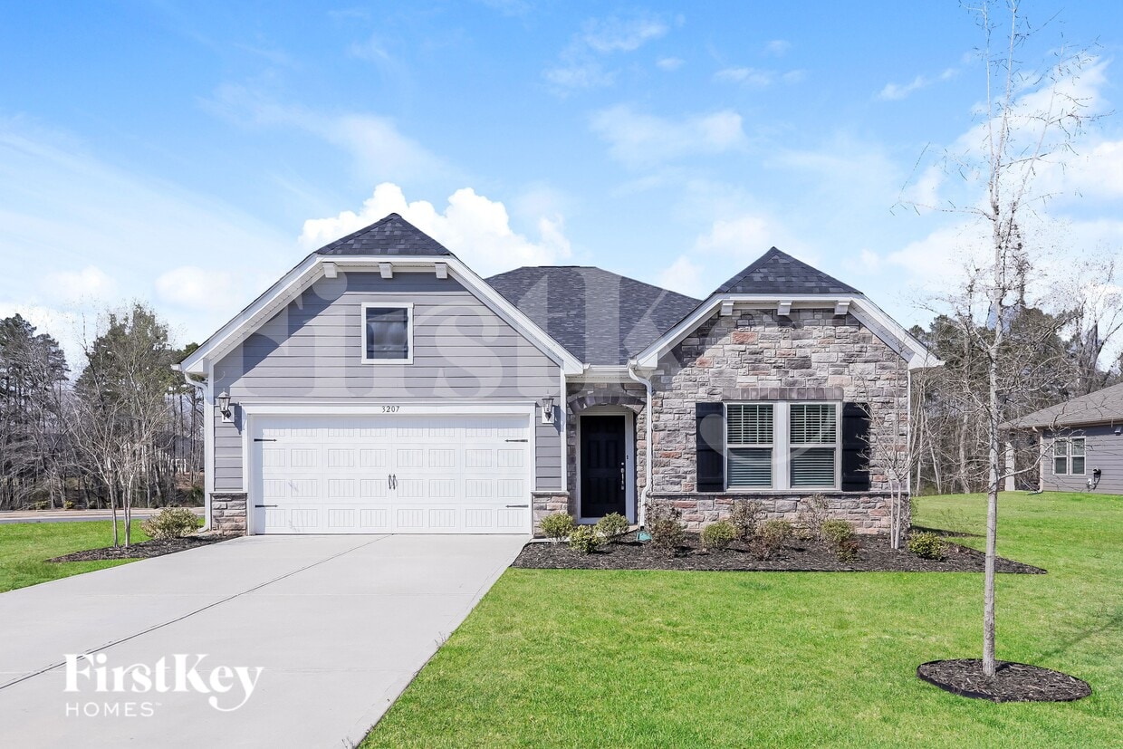 Primary Photo - 3207 Elmwood Dr