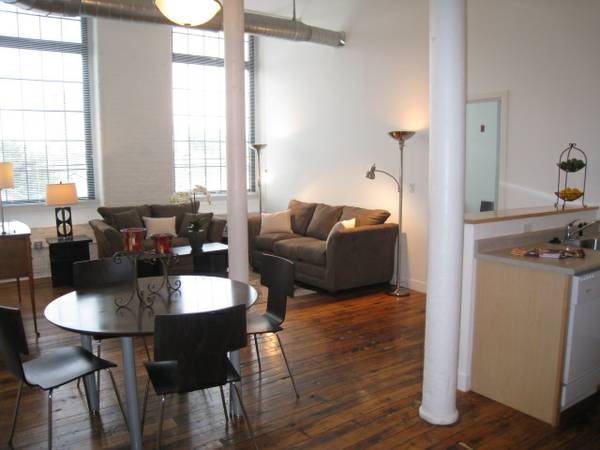 Primary Photo - 166 Valley St
