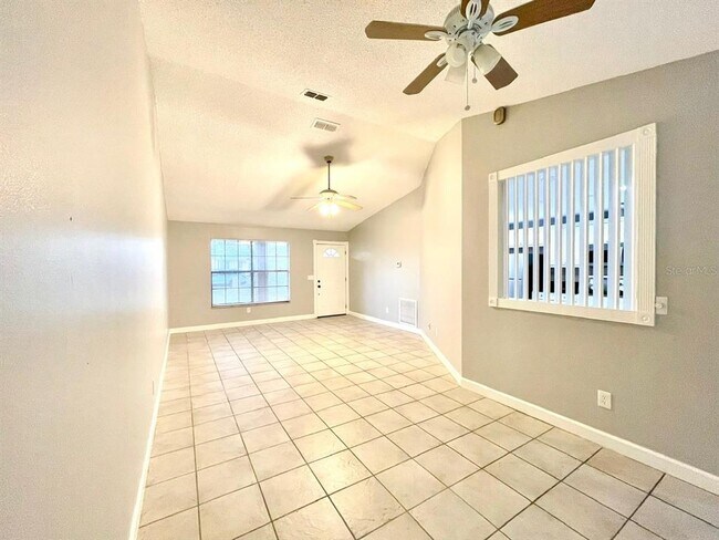 Foto del edificio - 10026 Chesham Dr