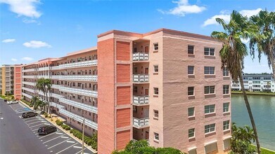 Building Photo - 6025 Shore Blvd S