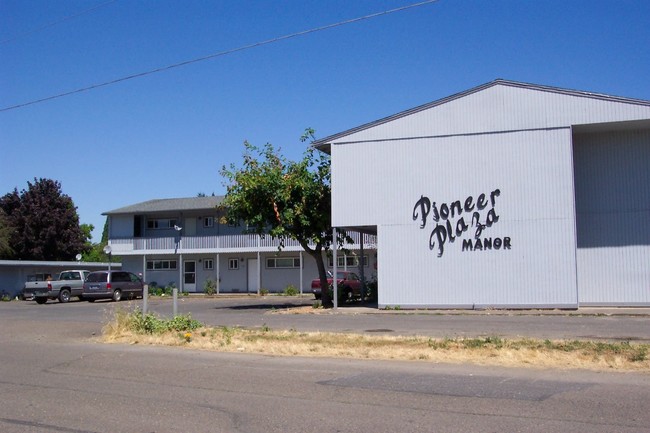 Building Photo - Pioneer Plaza Manor