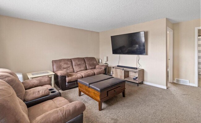 Building Photo - Charming 4 Bed, 2 Bath Home Near Peterson ...