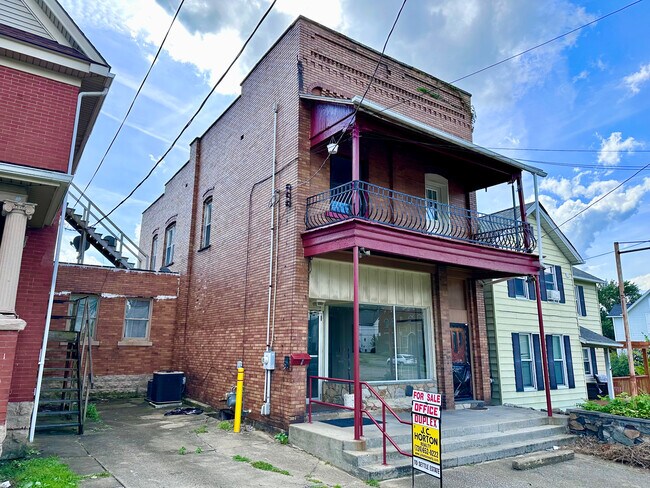 Building Photo - 1326 E Washington St