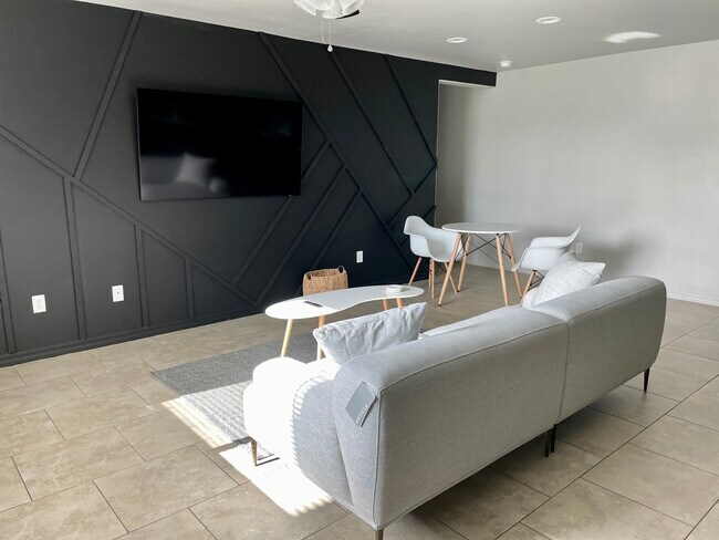 Foto del edificio - 155 W 12th St