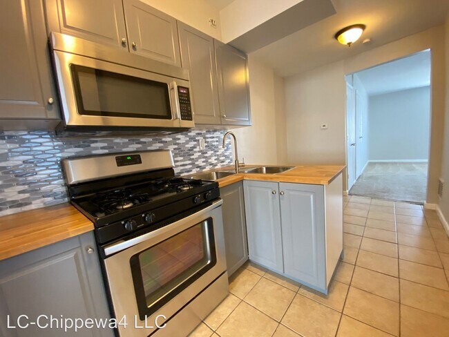 Building Photo - 5514 Chippewa St
