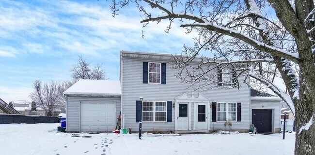 Building Photo - 2957 Solar Dr