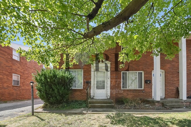 Building Photo - 1303 Barnett Rd