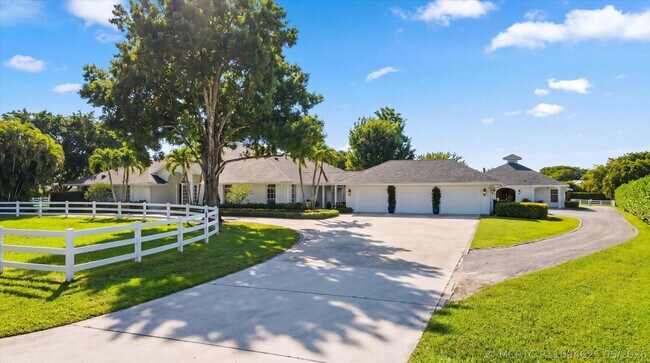 Foto del edificio - 14466 Laurel Trail