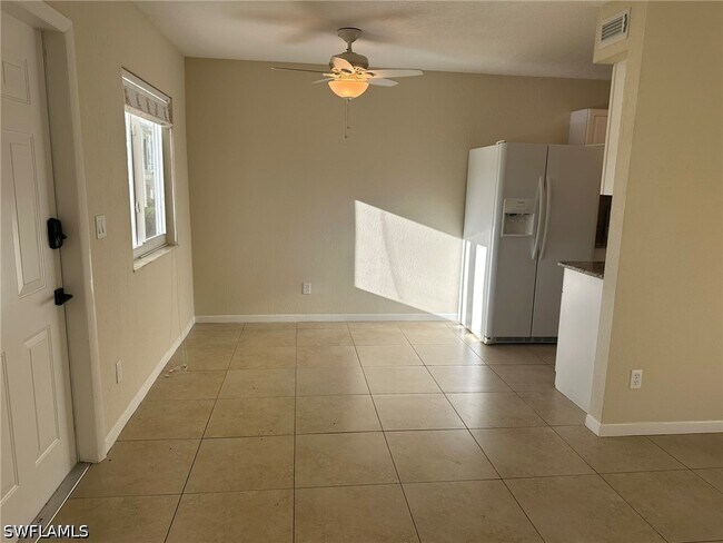 Building Photo - 4621 Bayshore Dr