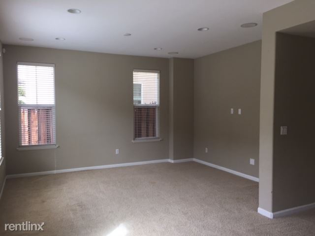 Building Photo - 1919 Bright Willow Cir