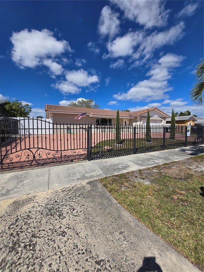 Foto del edificio - 10805 SW 165th Terrace