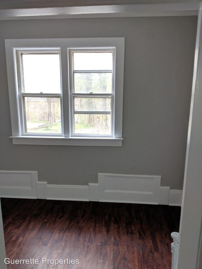 Building Photo - 10 Noyes Ct