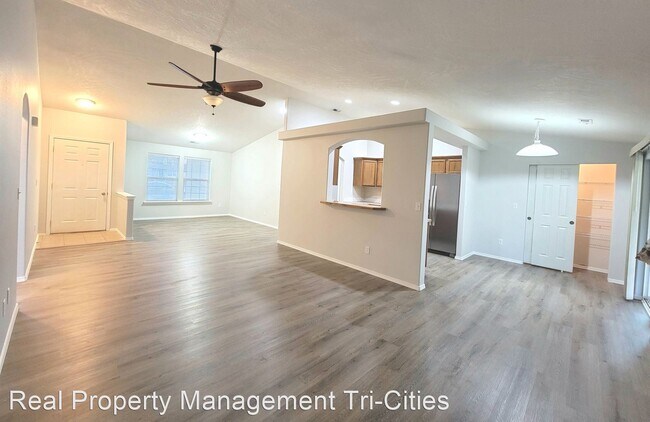 Building Photo - 3 br, 2 bath House - 5100 Canter