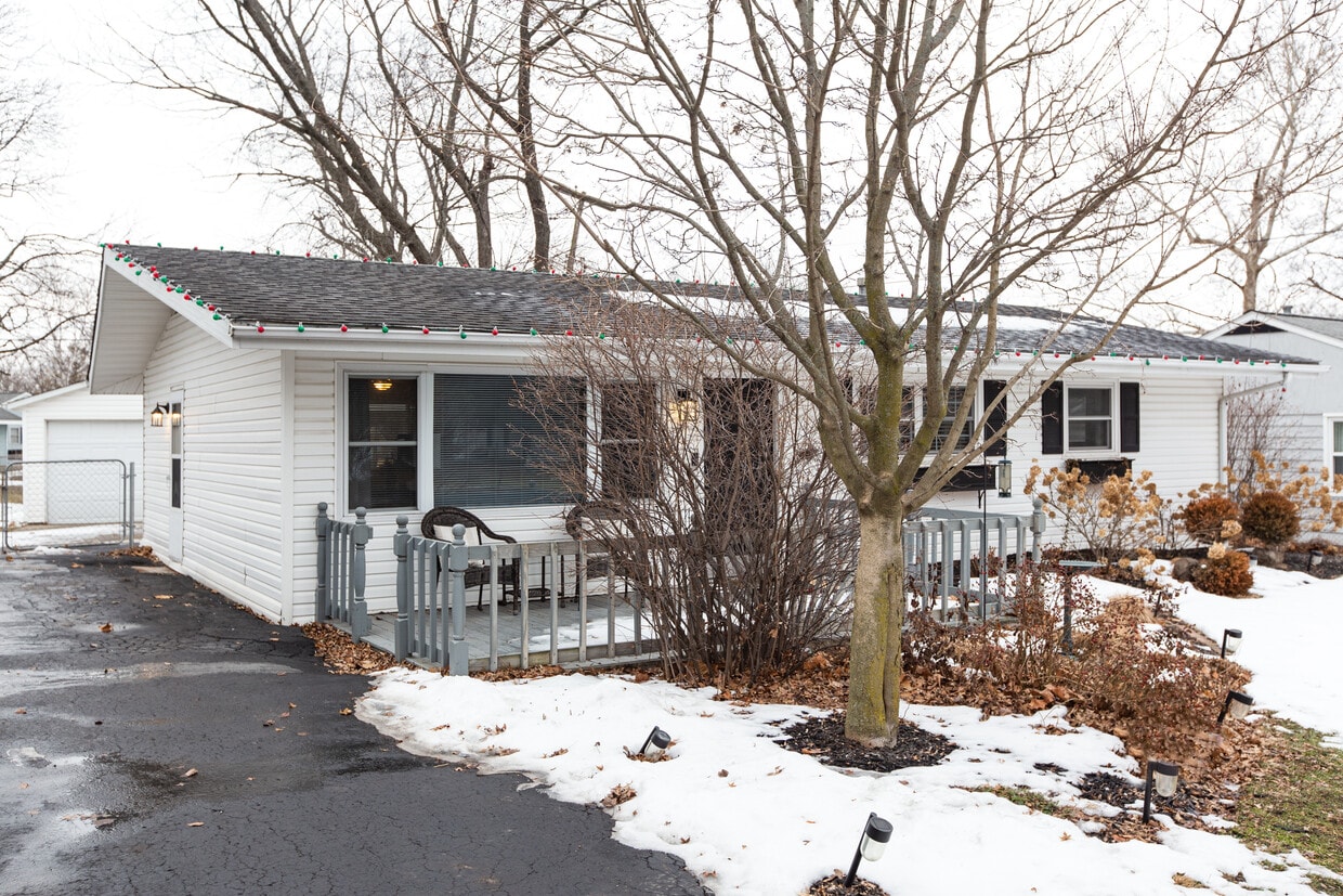 Primary Photo - 5502 N Hamilton Rd