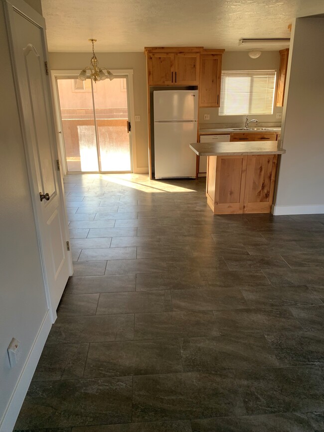Building Photo - 1178 E 300 S