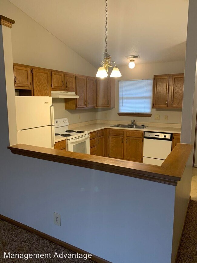 Building Photo - 2826-2828 Plaza Ln