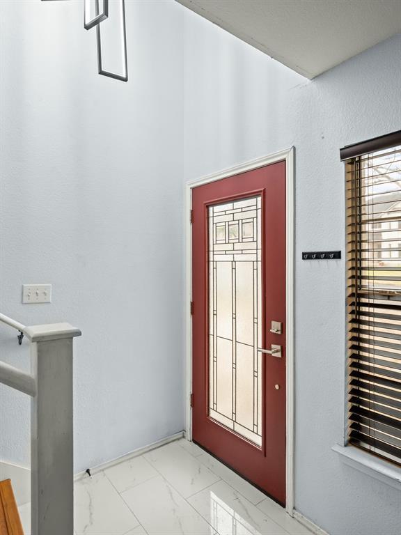 Foto del edificio - 2411 Lavendale Ct