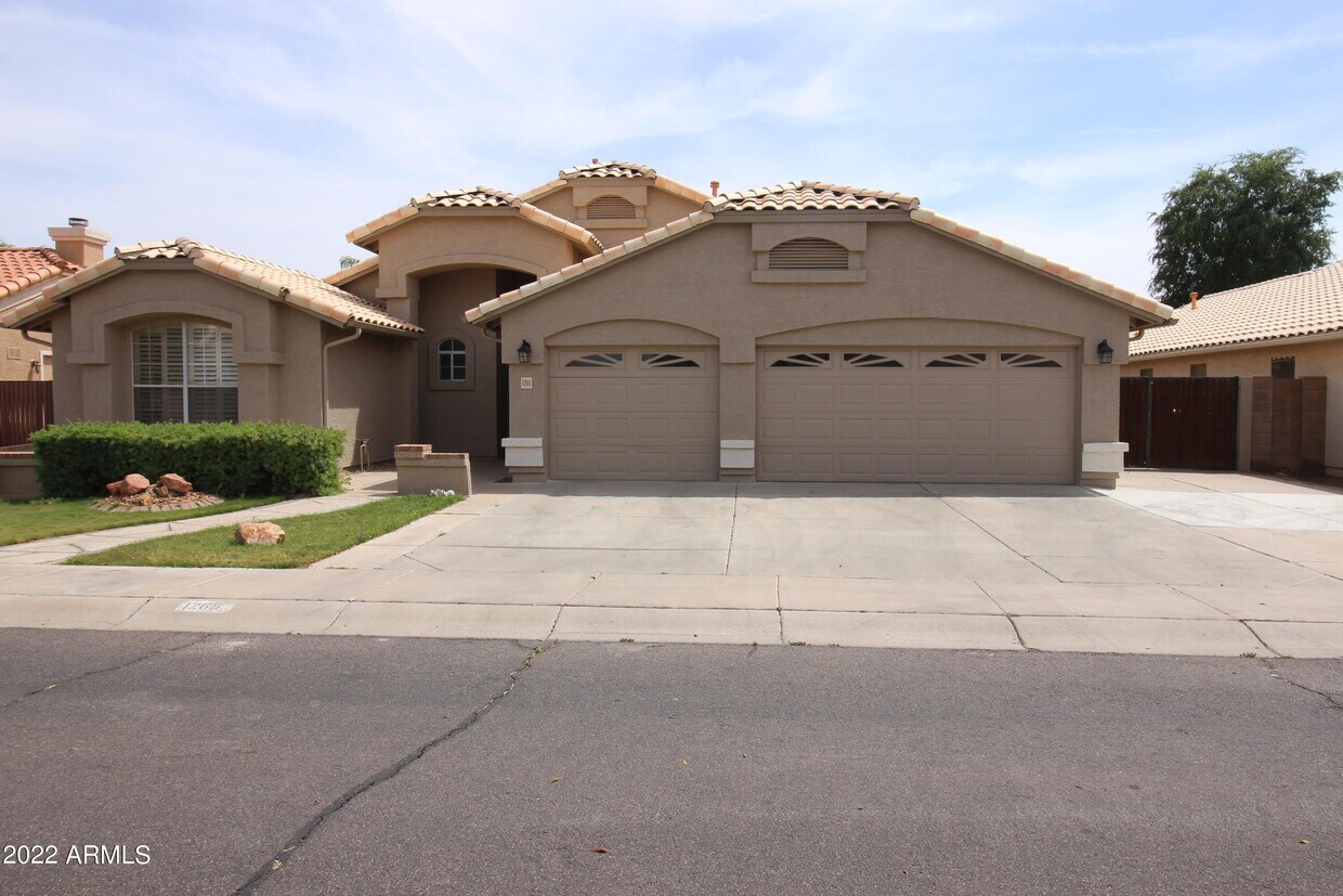 Primary Photo - 1265 E Spur Ave