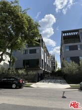 Building Photo - 1144 N Detroit St