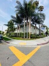 Building Photo - 3105 Durango Ave