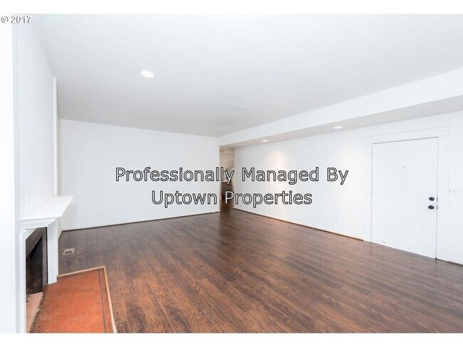 Building Photo - Charming  Updated 1 bed/1 bath Apt off 22nd