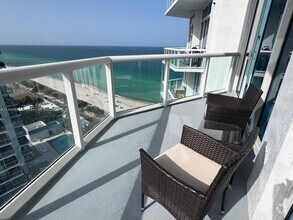 Building Photo - 6515 Collins Ave