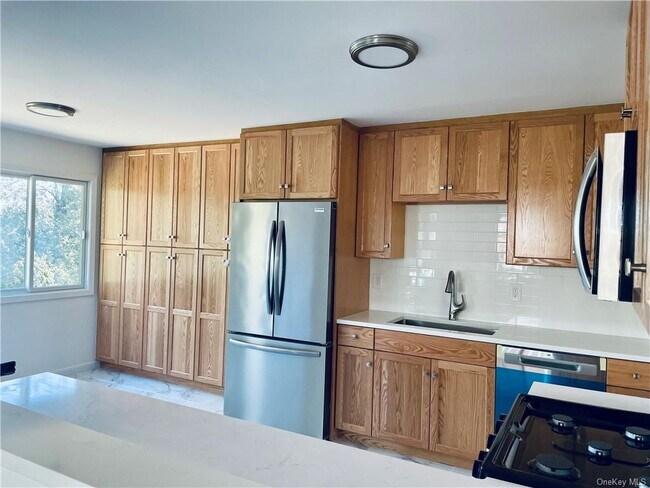 Building Photo - 40 Soulice Pl
